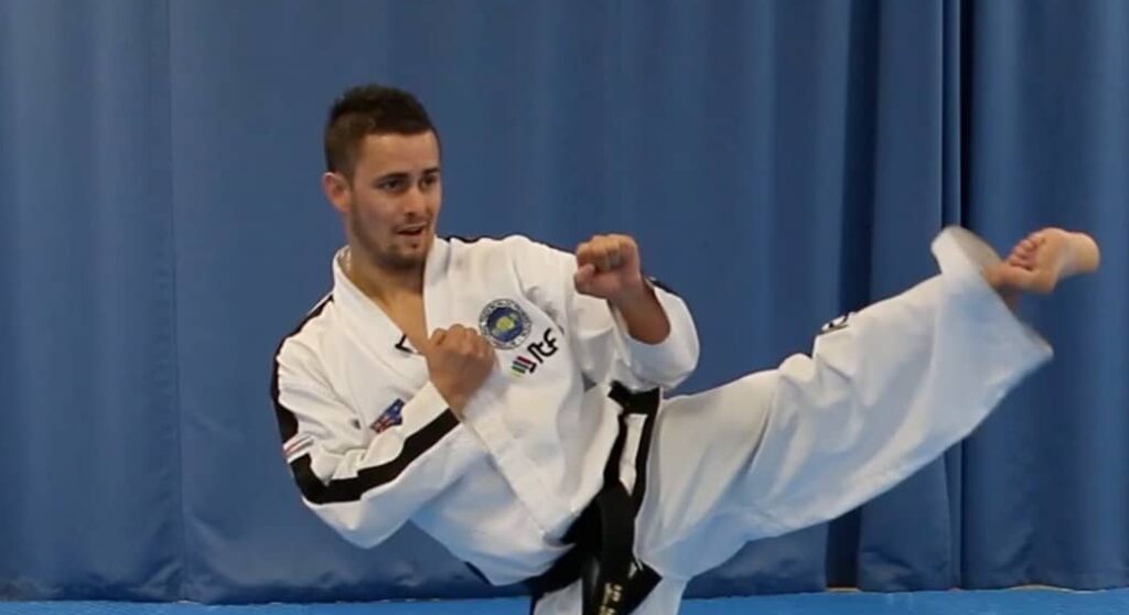 Choong-Moo pattern coaching with Mark Trotter - Turning kick